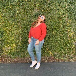 Meet your Posher, Emilee